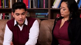 Stepmom wants to get closer to her stepson